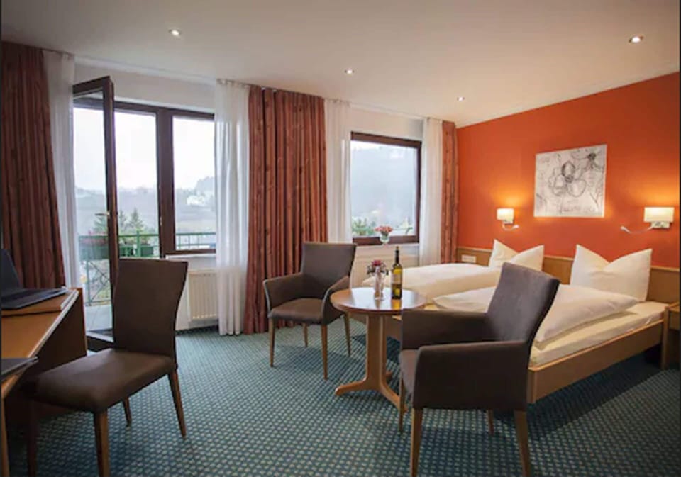 Comfort Double Room | Premium bedding, in-room safe, desk, blackout drapes