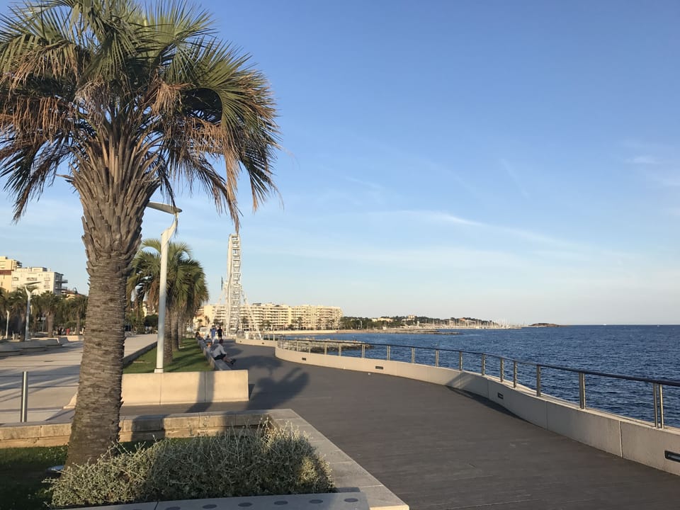 Bonaparte gardens, Saint-Raphaël, looking East towards Port Santa Lucia.