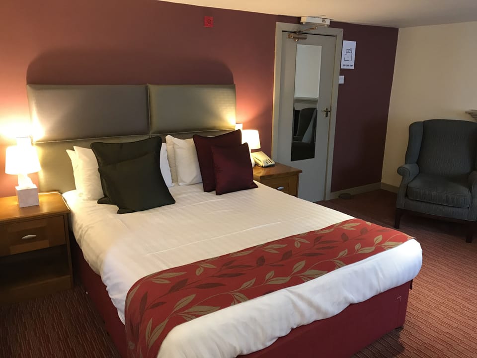 Premier Room | Desk, iron/ironing board, free WiFi, bed sheets