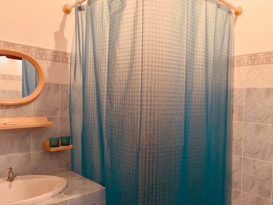 Shower, towels