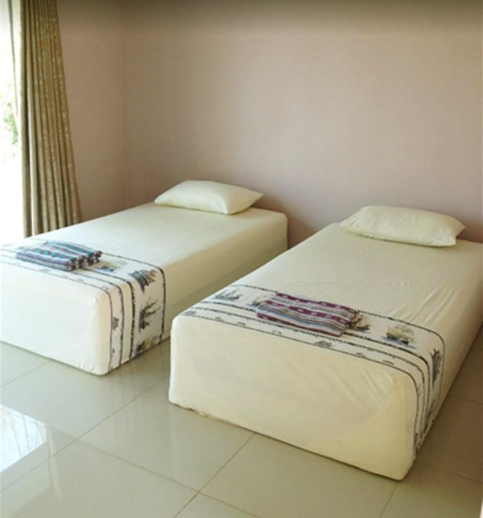 Standard Twin Room | Free WiFi