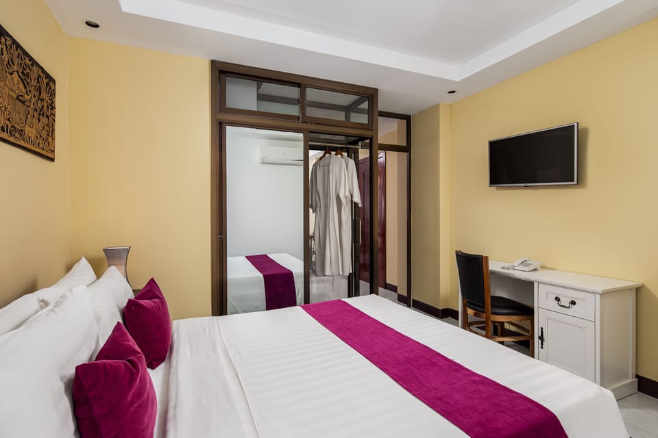 Minibar, in-room safe, desk, blackout drapes
