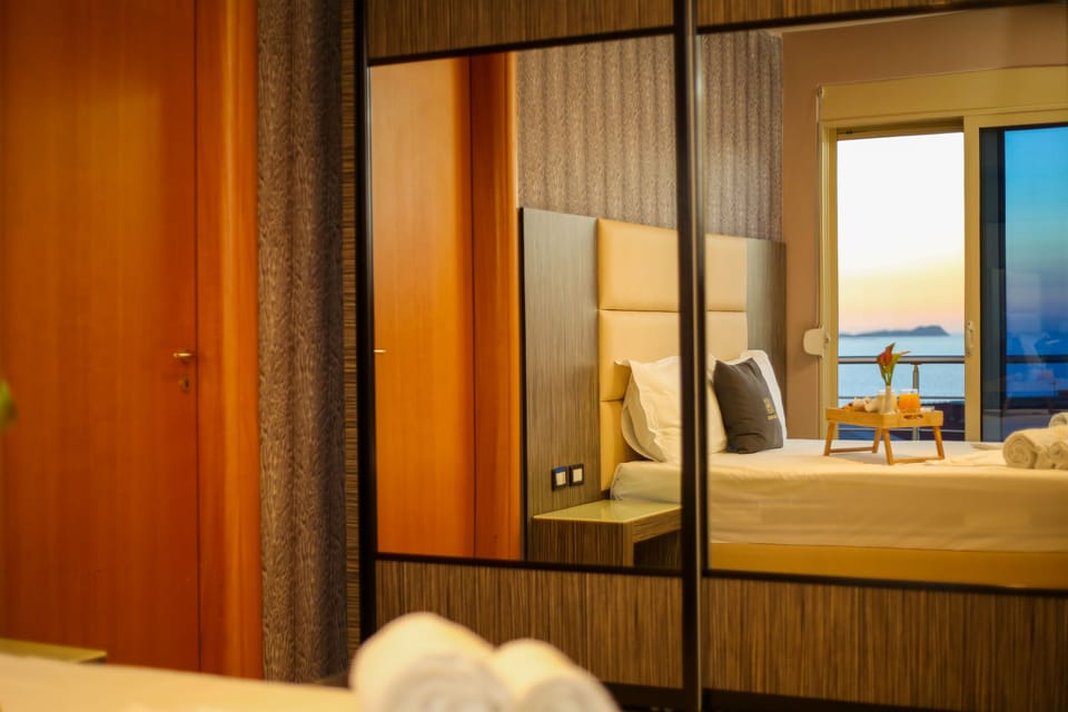 Suite, Sea View | Frette Italian sheets, premium bedding, memory foam beds, desk