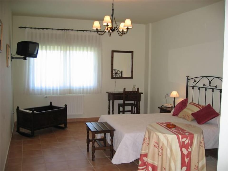 Standard Room | Egyptian cotton sheets, individually furnished, desk, soundproofing