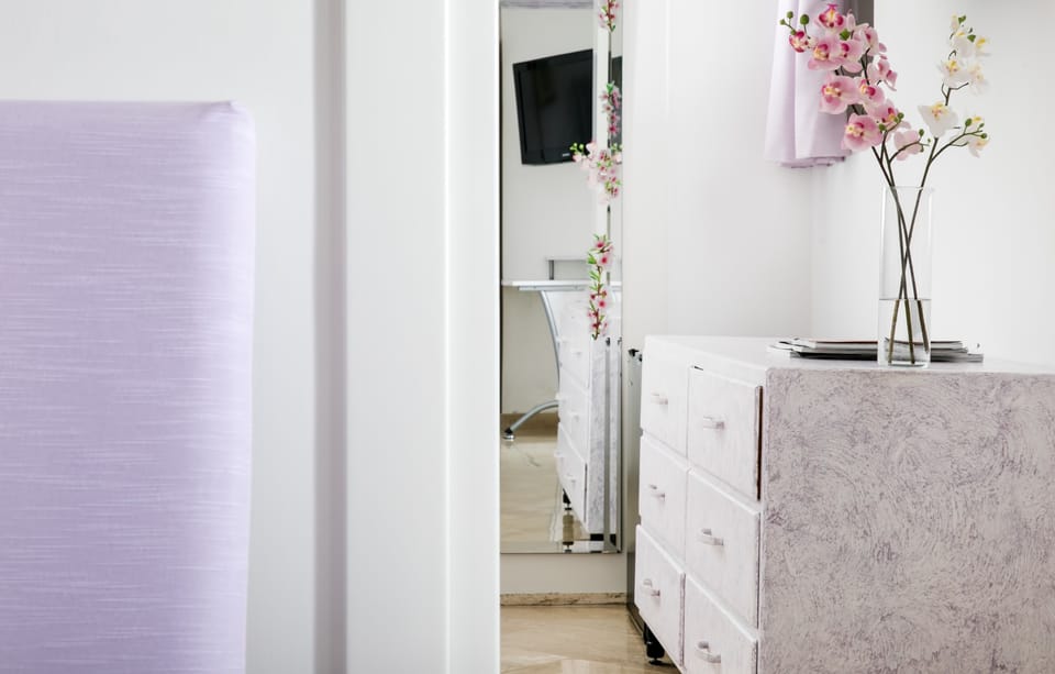 Family Room | Minibar, in-room safe, soundproofing, free WiFi