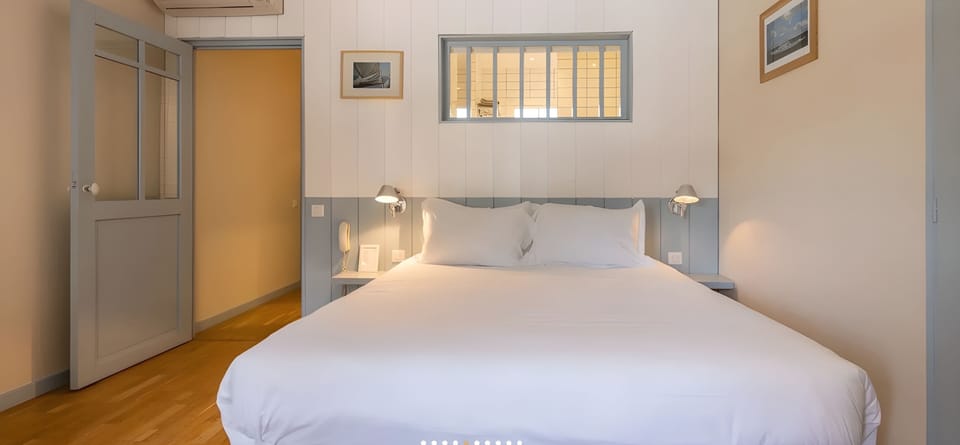Premium bedding, in-room safe, soundproofing, iron/ironing board