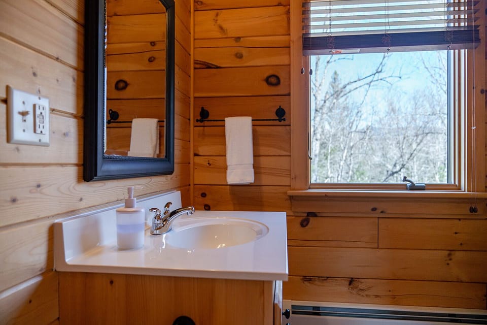 Comfort Single Room, 1 King Bed, Private Bathroom | Room amenity