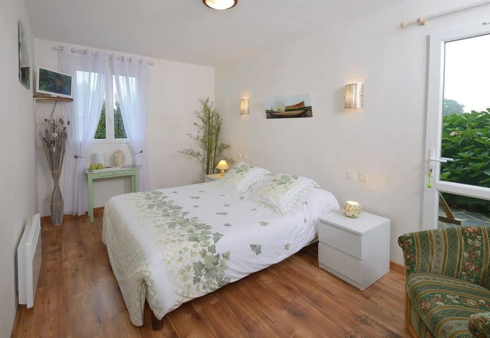 Double or Twin Room (Brins d'Herbes) | Blackout drapes, iron/ironing board, free WiFi, bed sheets