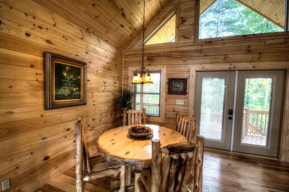 Log table & chairs 
