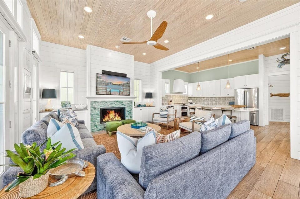 1st Floor, Living Room