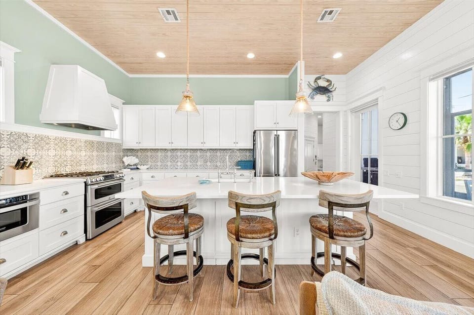 1st Floor, Kitchen