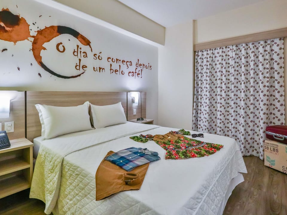 Standard Room, 1 Double Bed | Minibar, free WiFi, bed sheets