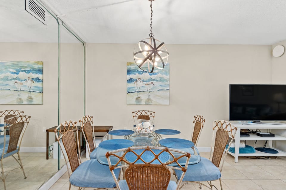 Dining area with seating for six