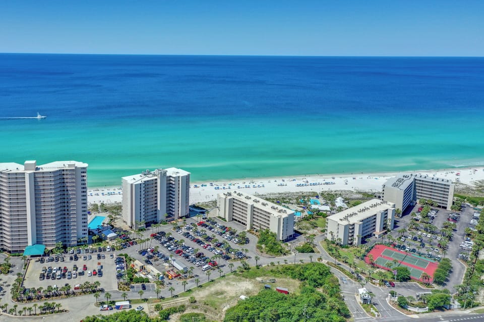 The Dunes of Panama property sits on an expansive 1500 ft beach.