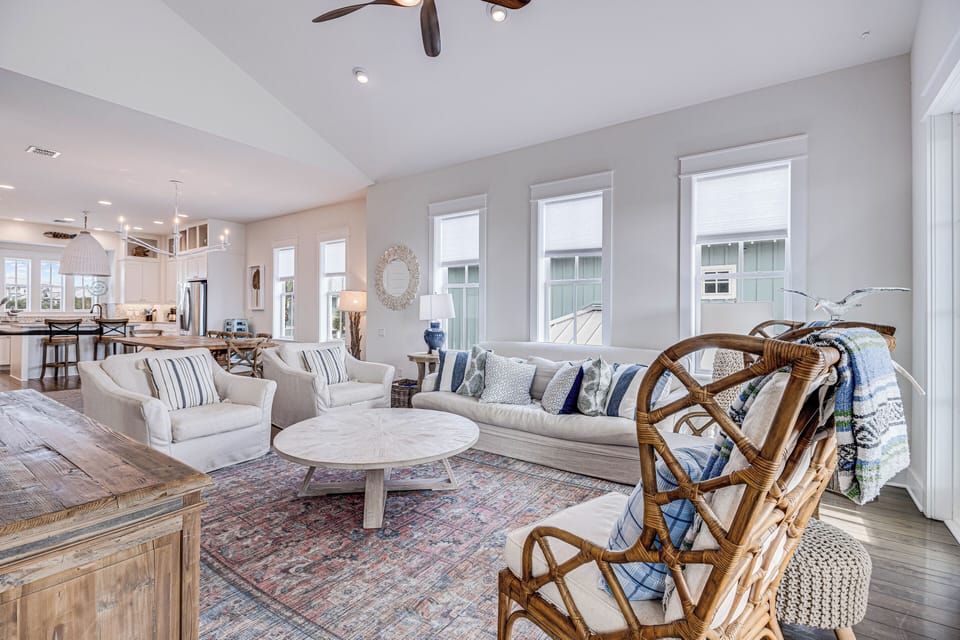 Living area, 2nd Floor