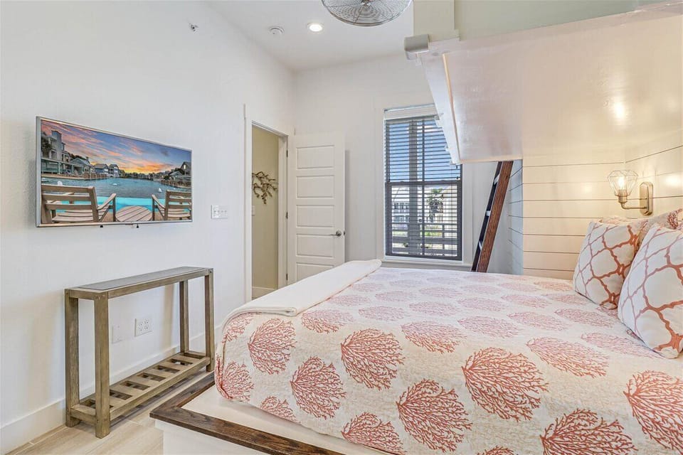 Bunk Bedroom