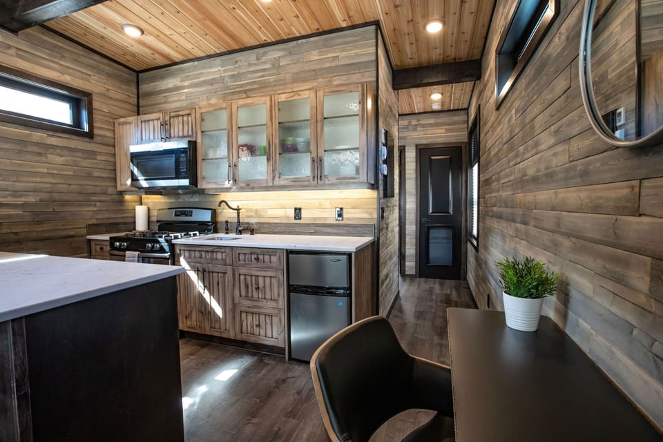 Premium Cabin, 1 Bedroom, Kitchen, Mountain View | Bed sheets