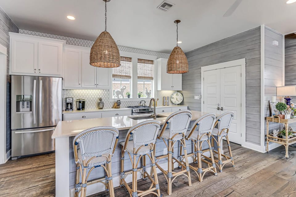 Kitchen with Lake Views, 1st Floor