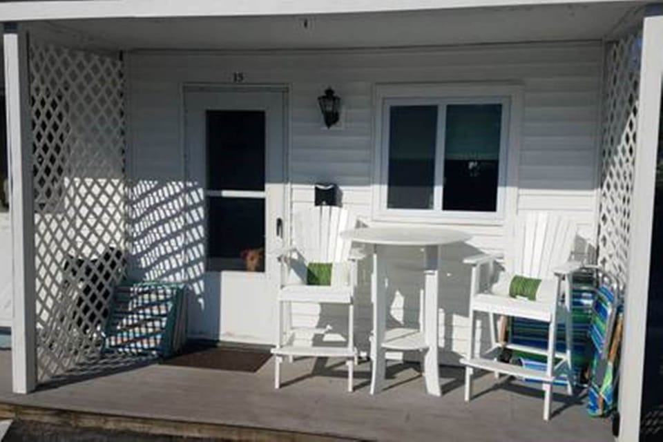Deck / Sitting area