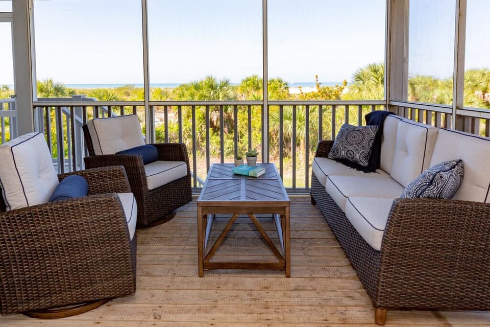 lanai seating