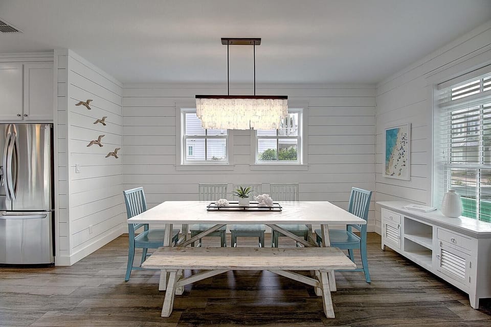 1st Floor, Dining Area
