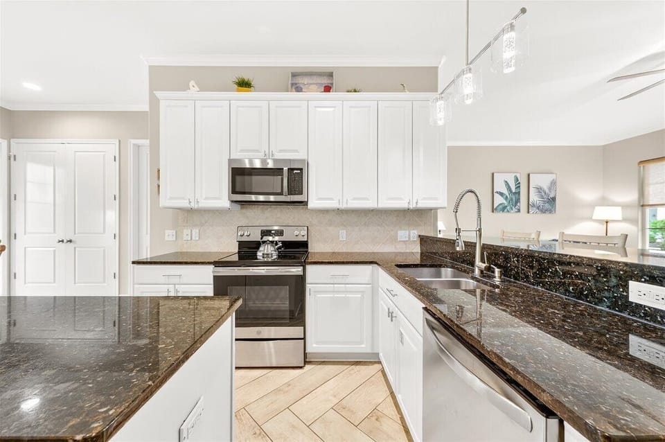 1st Floor, Kitchen