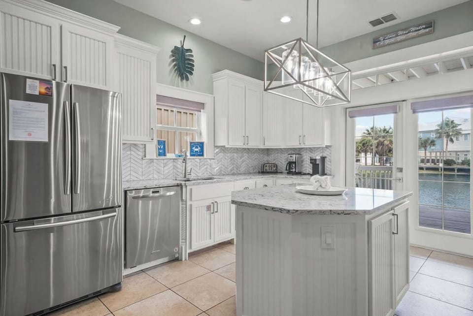 Kitchen, 1st Floor