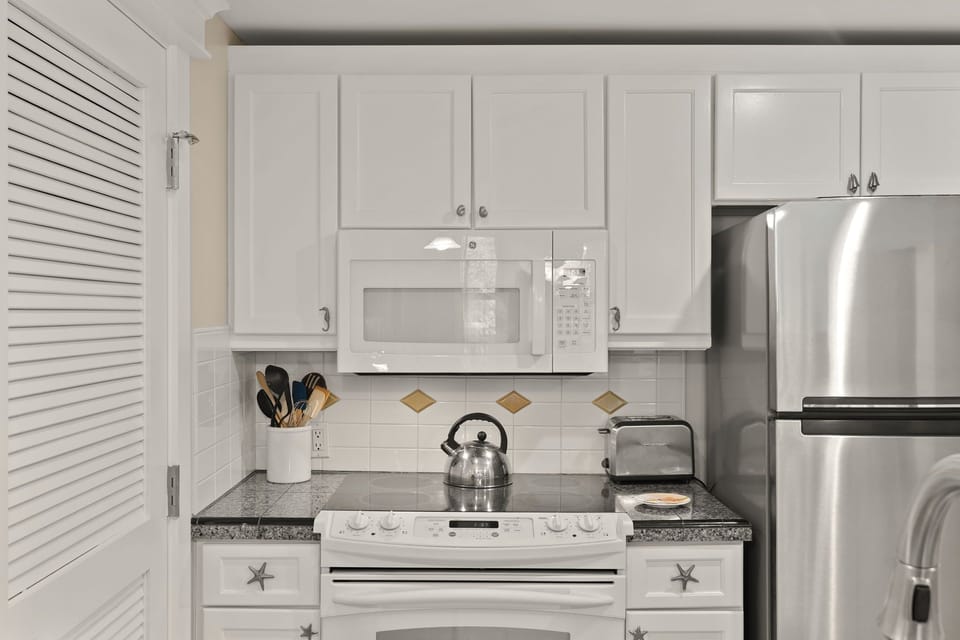 Fully equipped kitchen