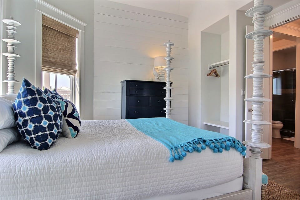 King Bedroom, 2nd Floor - King Bedroom