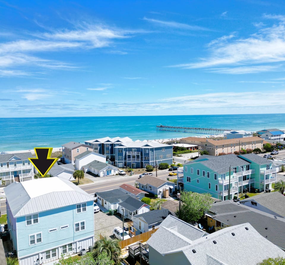 DIRECTLY ACROSS FROM THE OCEAN, PIER, BEACH ACCESSES, RESTAURANTS & BARS!