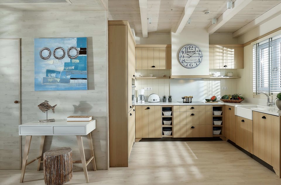 open kitchen area, full equipped
