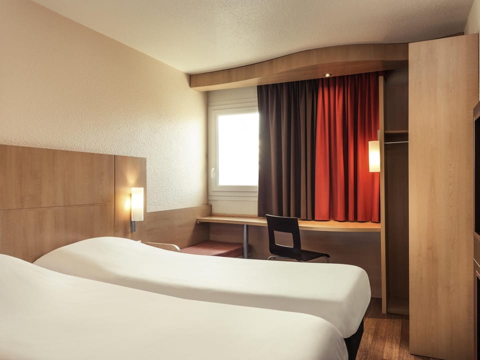 Standard Room, 2 Twin Beds | Premium bedding, down comforters, desk, blackout drapes