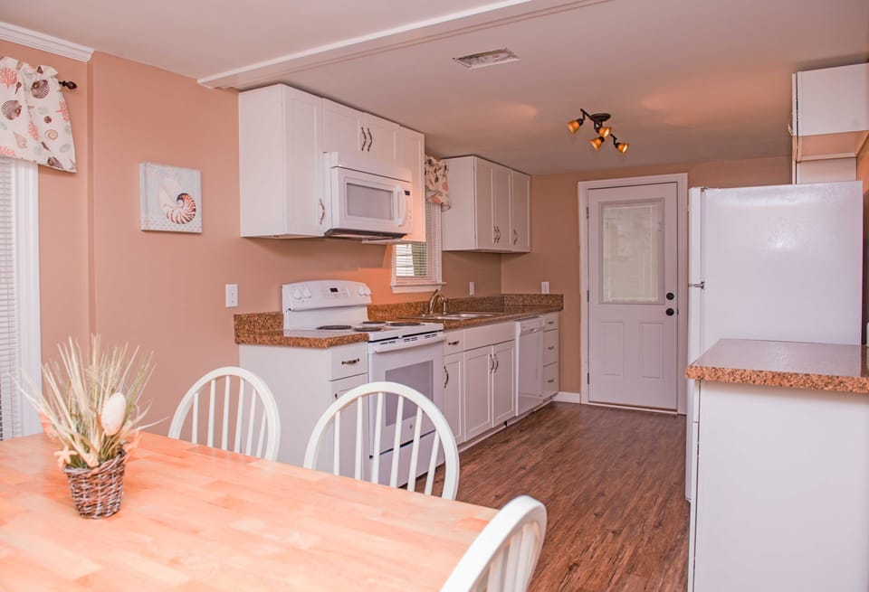 View of fully equipped kitchen - we also have washer and dryer