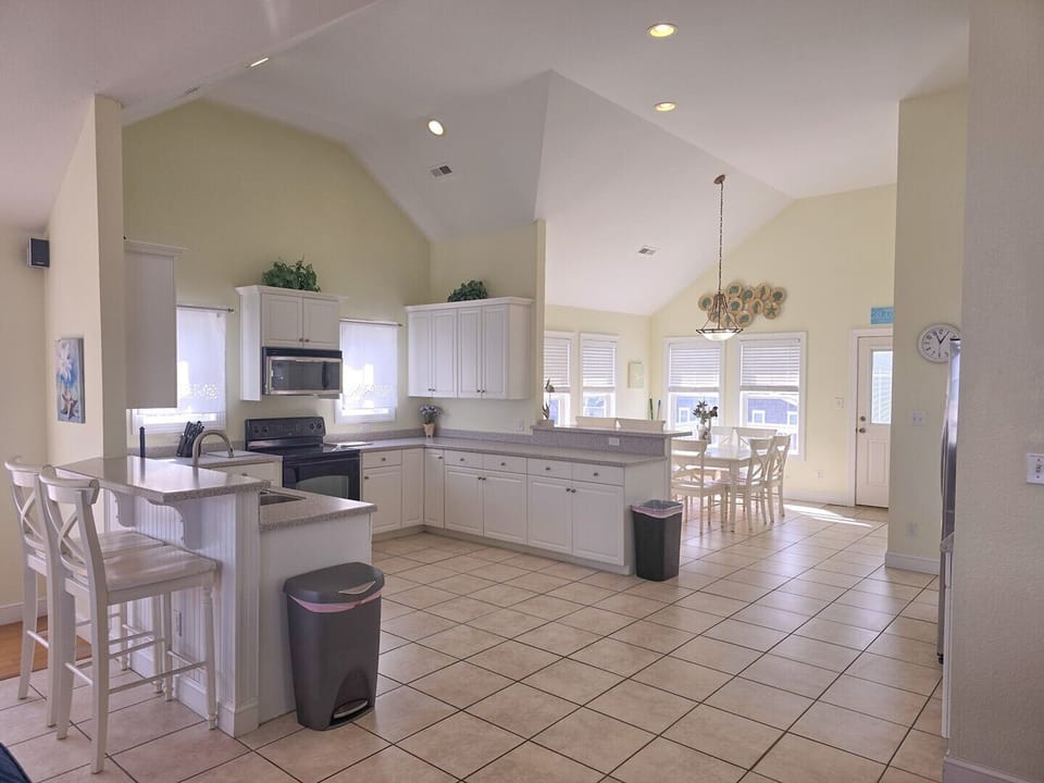 Spacious Open Kitchen