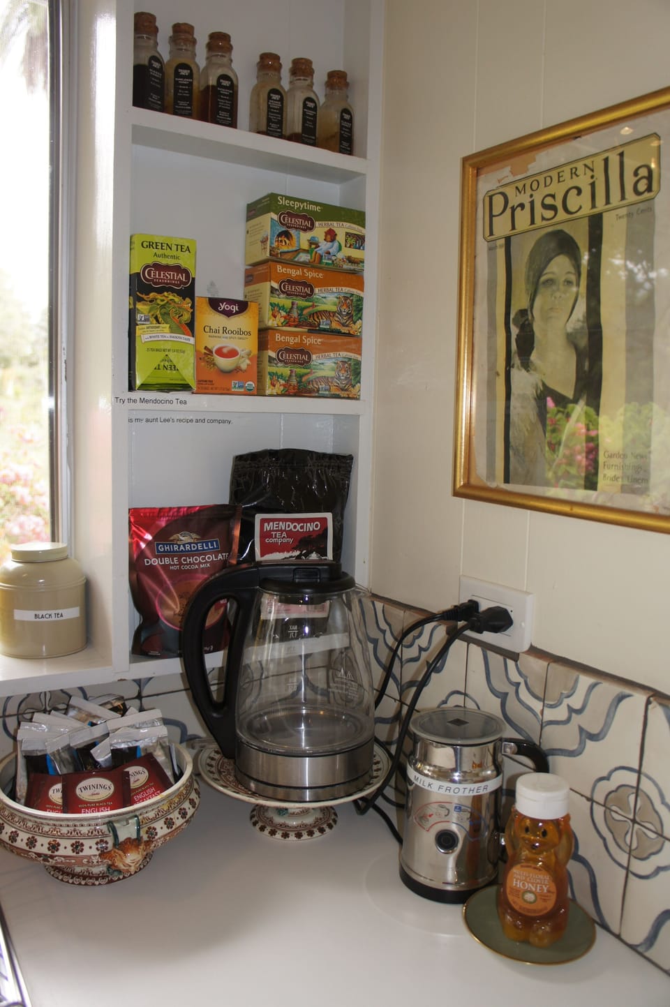 Tea station, milk frother and coffee grinder provided