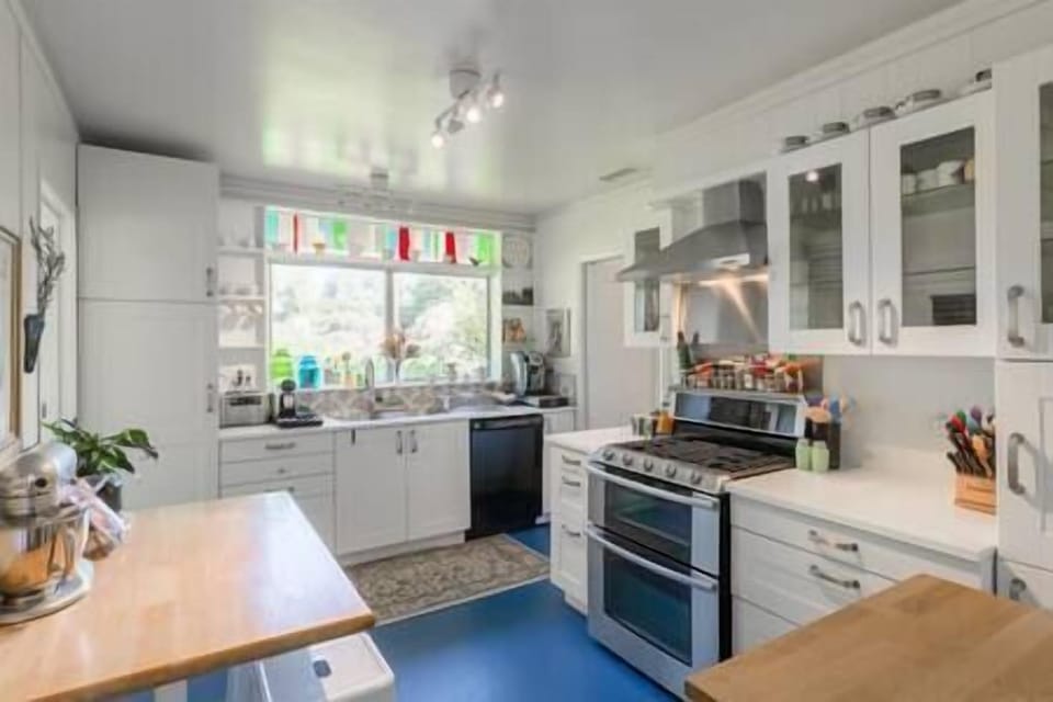 Fully equipped updated kitchen.