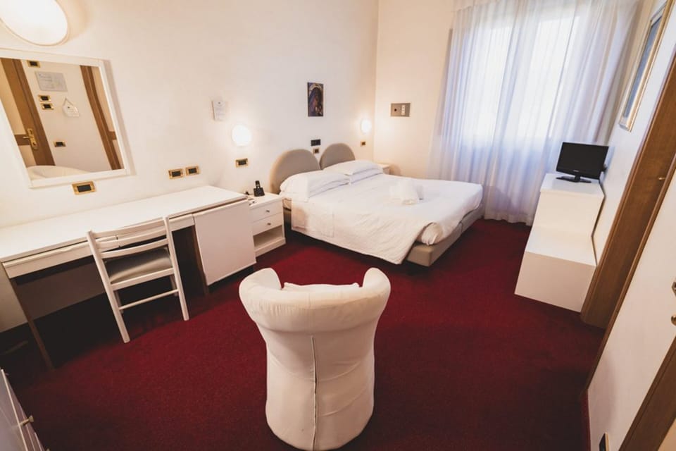 In-room safe, desk, cribs/infant beds, free WiFi