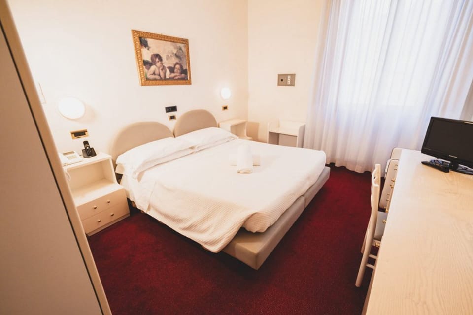 In-room safe, desk, cribs/infant beds, free WiFi
