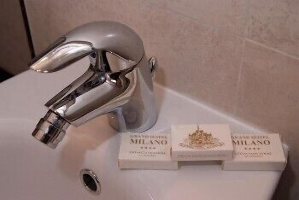 Standard Double Room | In-room safe, desk, cribs/infant beds, free WiFi