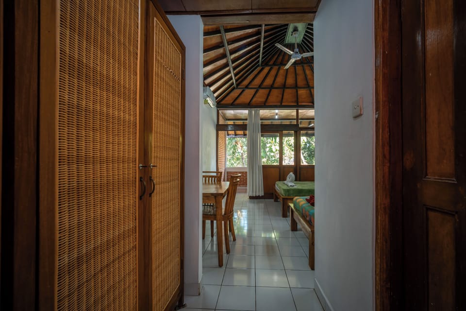 Family Room | In-room safe, desk, WiFi (free), bed sheets