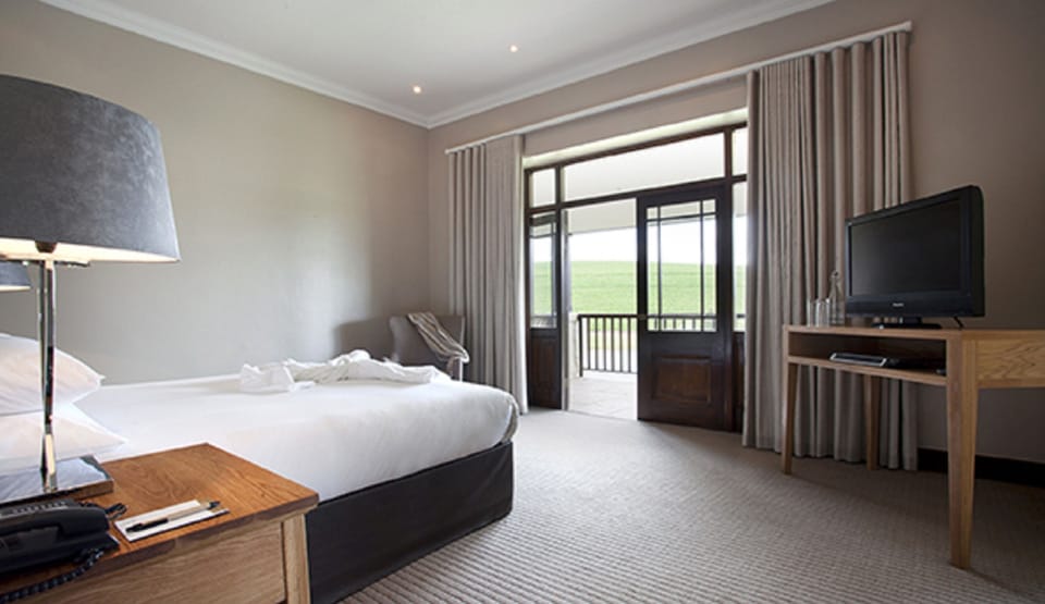 Executive Suite | In-room safe, individually decorated, individually furnished, desk