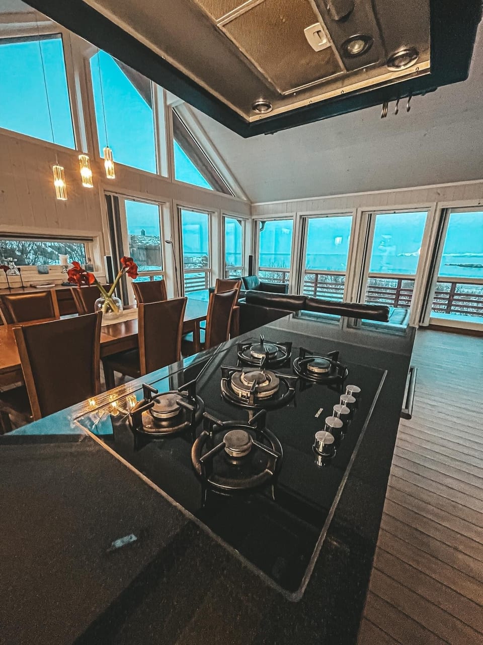Deluxe House, 3 Bedrooms, Hot Tub | Private kitchen