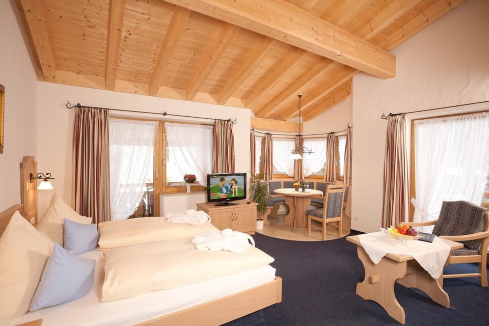 Premium bedding, minibar, in-room safe, laptop workspace