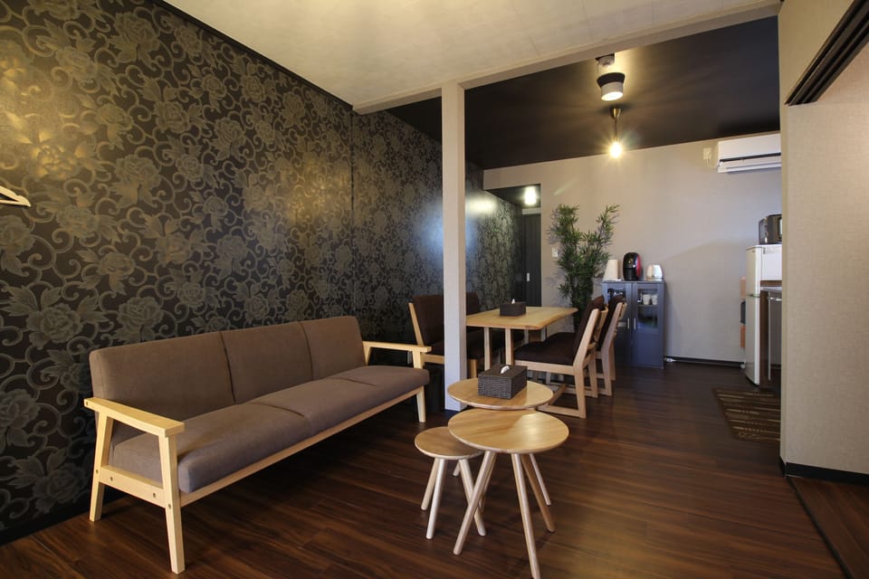 Traditional Townhome, Multiple Beds, Kitchen | Living room | Flat-screen TV