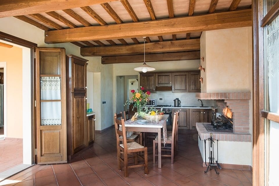 Kitchen/Dining area