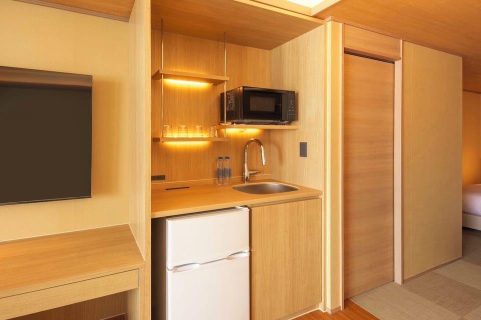 Deluxe Room | In-room safe, free WiFi, bed sheets