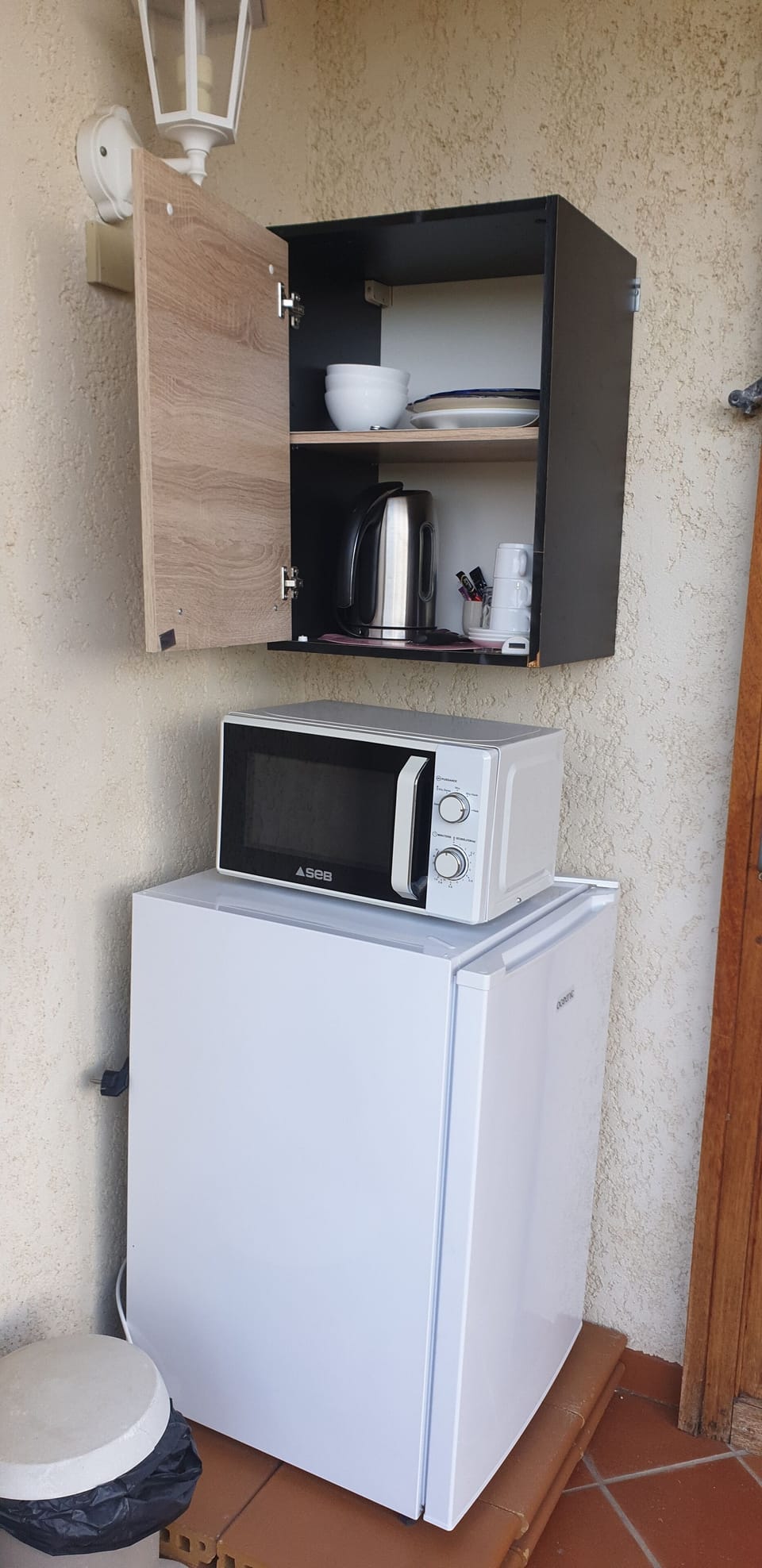 Comfort Triple Room, Ensuite | Private kitchen | Mini-fridge, microwave, electric kettle, freezer