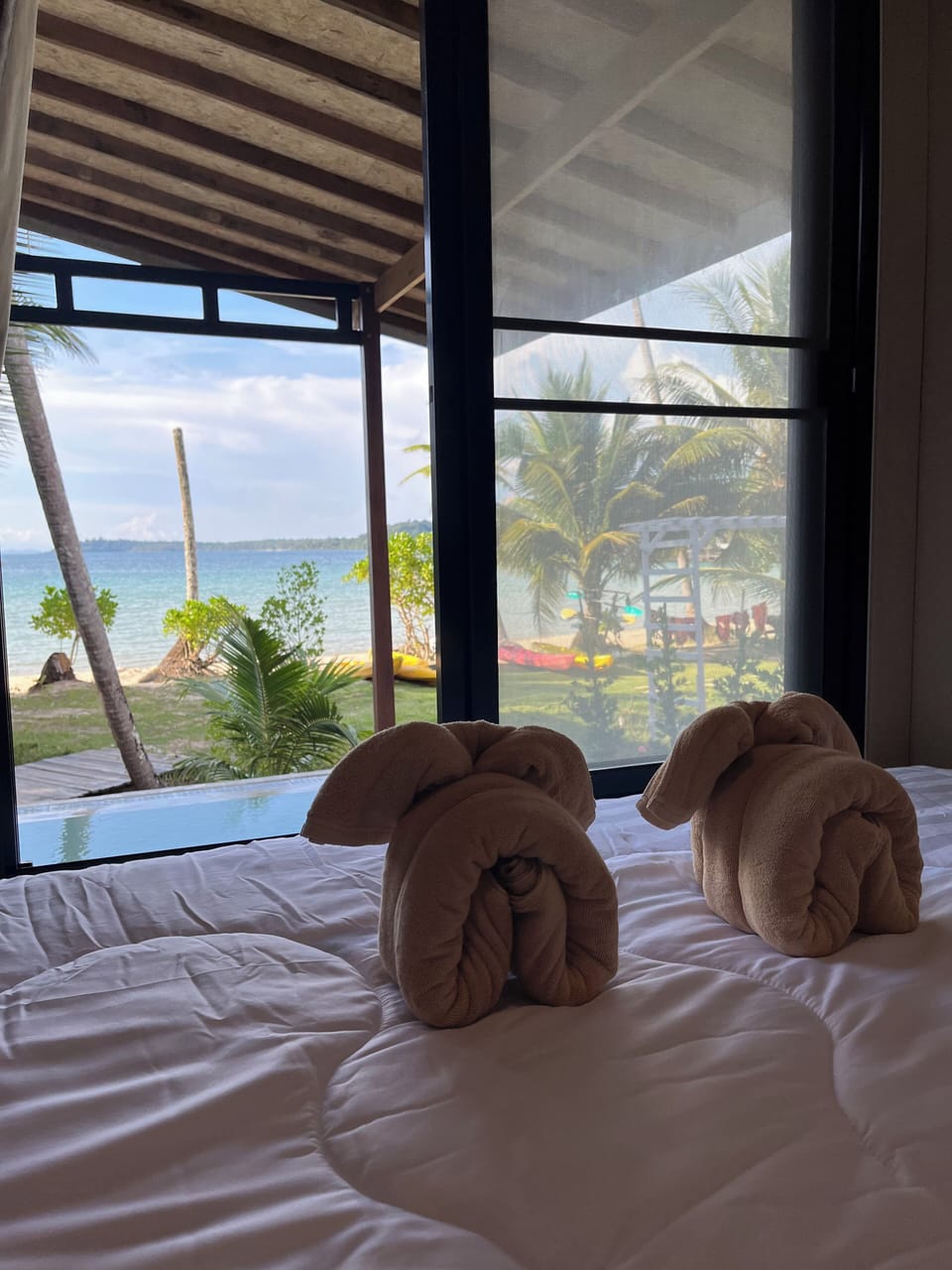 Pool House | Free WiFi, bed sheets