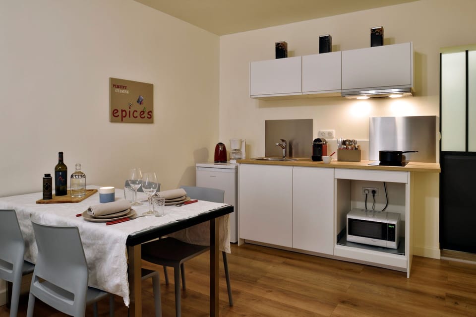 Studio, Annex Building | Living area | 107-cm LED TV with satellite channels, TV