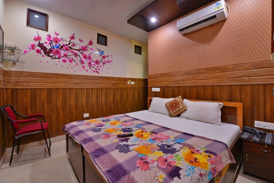 Deluxe Room, 1 Double Bed, Private Bathroom | Desk, rollaway beds, free WiFi